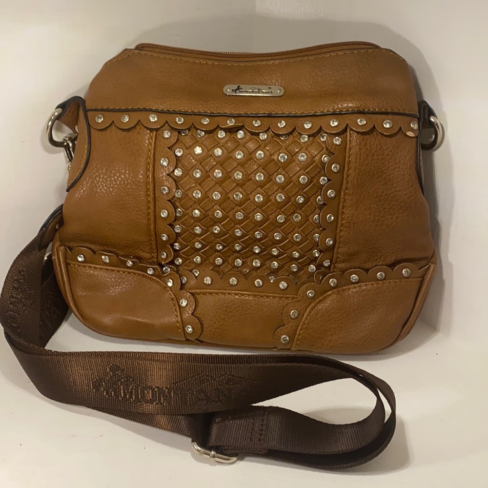 Mountain west purse brown no smoke house or pets